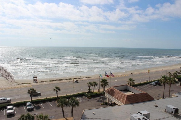 Holiday Inn Resort Galveston - On The Beach image 18